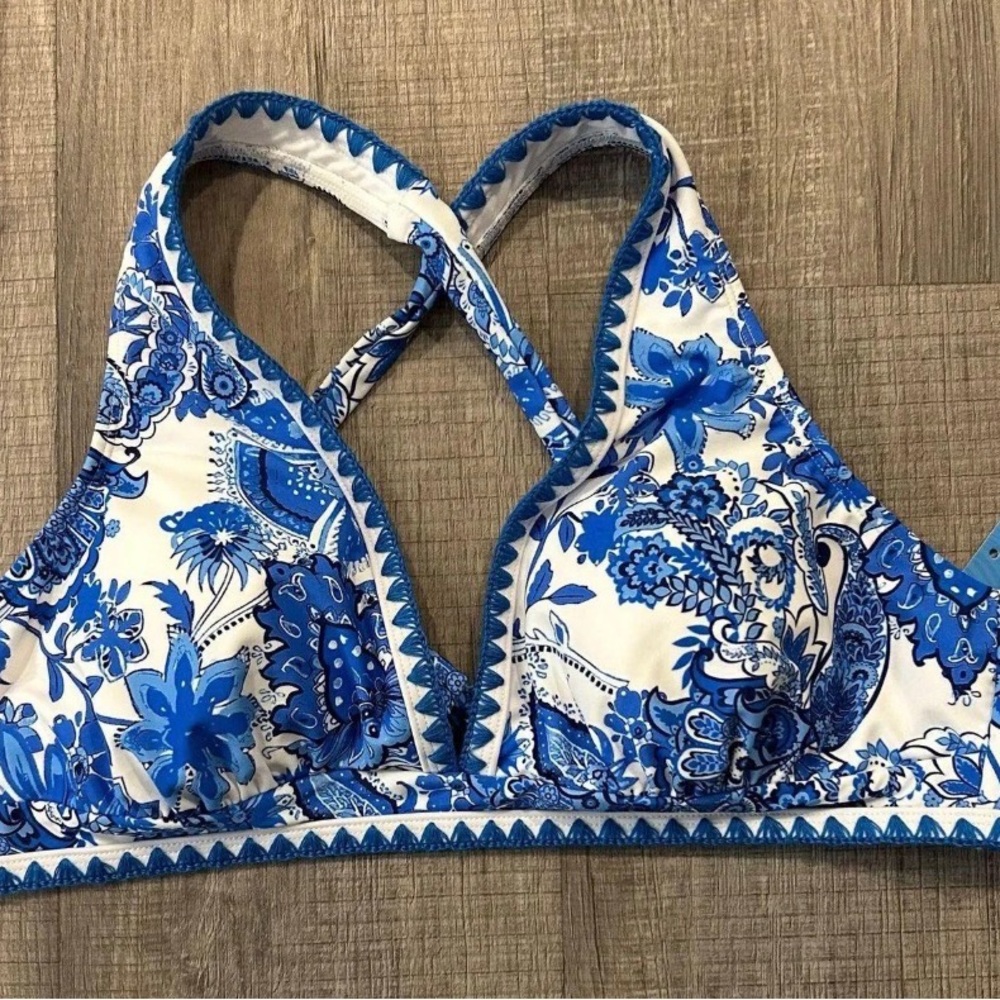 Cupshe Blue and White Bikini Top